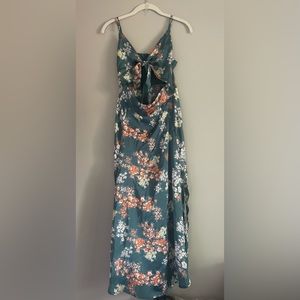 NEW NEVER WORN Summer floral midi dress with tie front